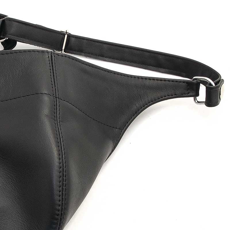MISTER B basic leather string with a comfort fit pouch