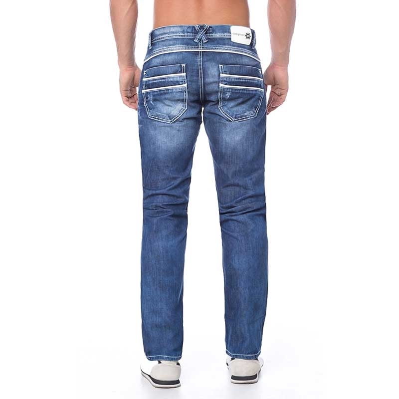 CIPO & BAXX basic form fitting blue jeans with classic denim look